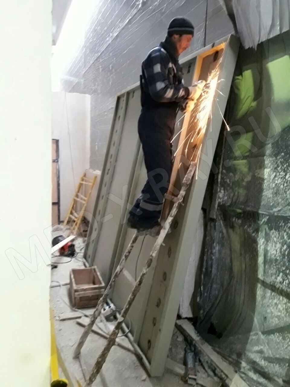 ФГУП «НИТИ имени А. П. Александрова» Монтаж рентгенозащитных ворот и двери